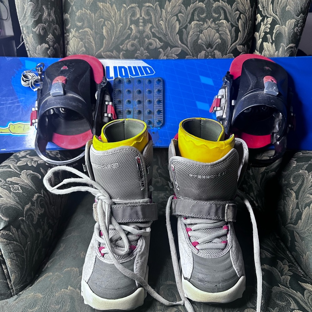 Liquid snowboard x youth shoes